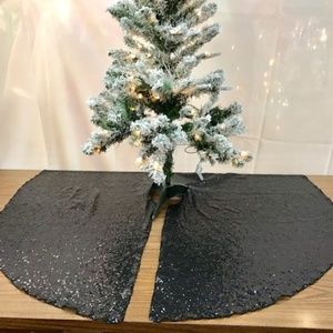 Decorative Sequins Christmas Tree Skirt